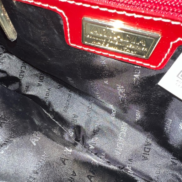 NWT ARCADIA PATENT LEATHER CROSSBODY SHOULDER BAG PURSE - Picture 8 of 11